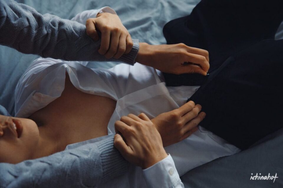 徐维森男色摄影《他在隔壁的昼与夜秘事 》 - 图1