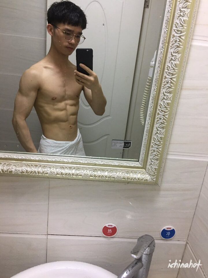 [大基社2020.2]奶狗直男体育生，掏出来上翘18CM超会玩 - 图3