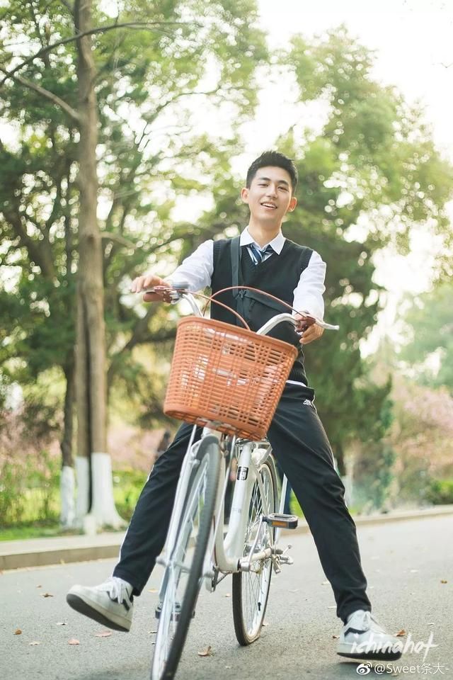 南京林业大学97年的校草！小奶狗的青春气息扑面 - 图3