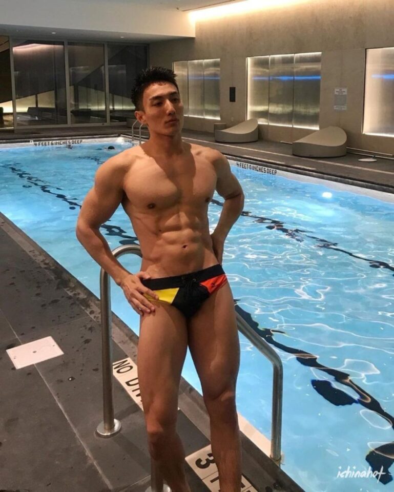 男模浴照放飞自我，白色短裤湿透了，超大一包 - 图7