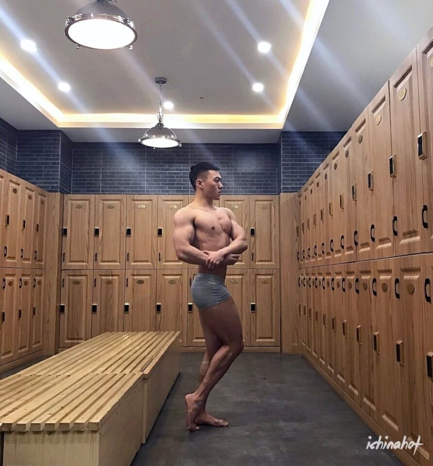 东北电力大学肌肉男谢松锤小视频疯传 - 图3