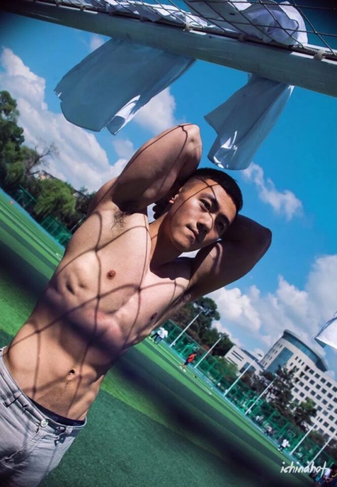 东北电力大学肌肉男谢松锤小视频疯传 - 图3