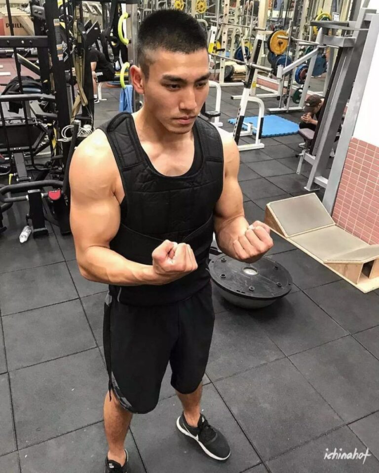 超帅183cm高大威猛大J体育生，紧身运动服也遮不住 - 图10
