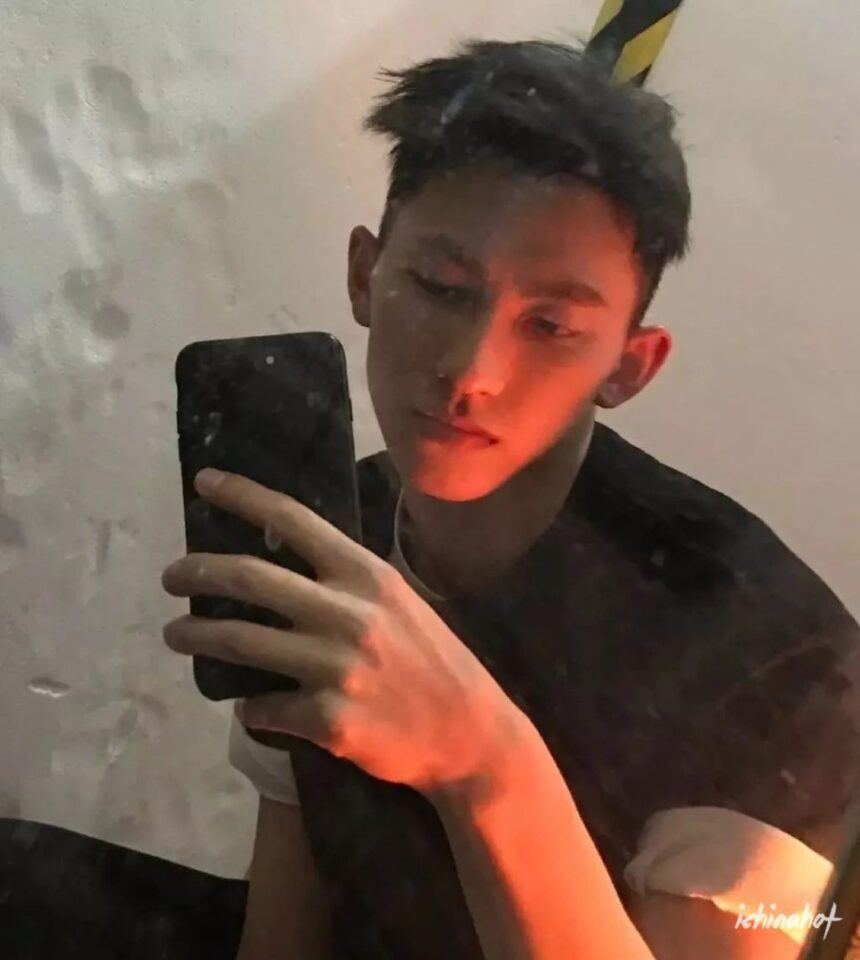 微博疯转!！痞帅痞帅的复旦校草帅哥 - 图5