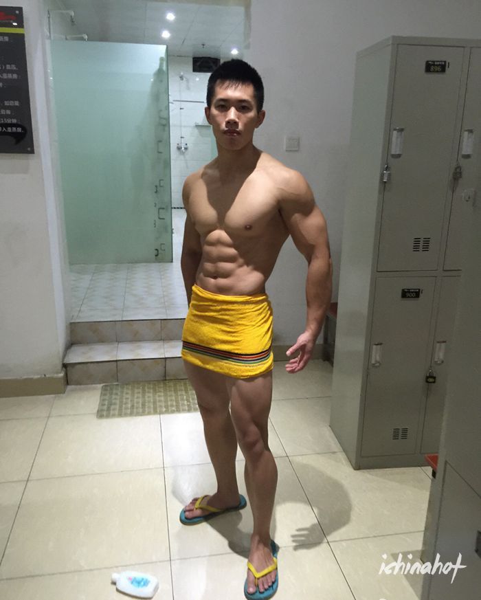 真实生活中的健身直男帅哥，公狗腰帅哥 - 图3