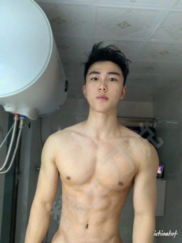 超帅体育生小奶狼魏三刀，发育的又大又挺，纯1可掰！ - 图2