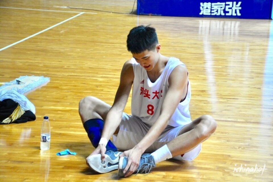 身高2.05米篮球体育生朱松玮，帅到你只要一秒 - 图6