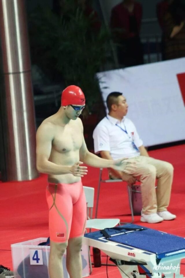 国家队游泳健将，高大帅气的他穿军装超帅气 - 图3