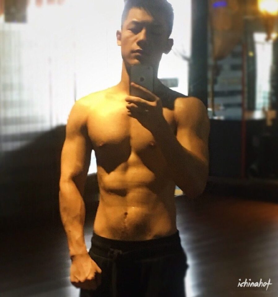 95后肌肉体育生，超帅私教大弟弟，快来围观! - 图14