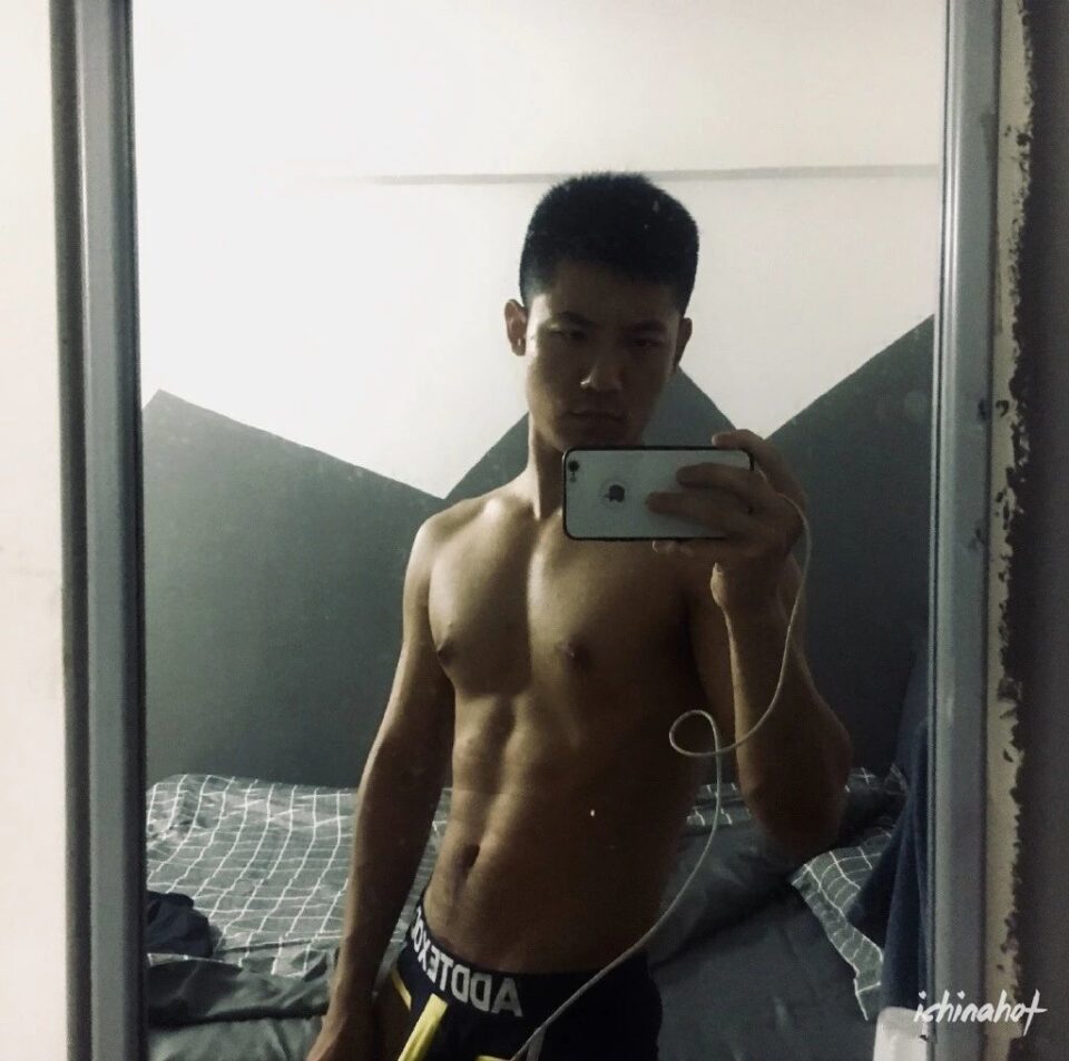 95后肌肉体育生，超帅私教大弟弟，快来围观! - 图16