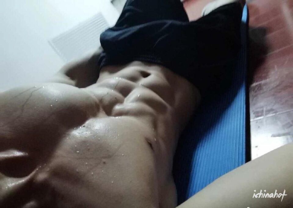 脱衣比拼腹肌挑战，这位成都特警强过张云龙？ - 图7