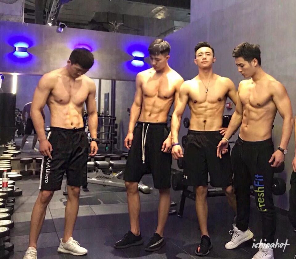 美好的肉体！武科大1米88大长腿的高大学弟红遍微博抖音 - 图17