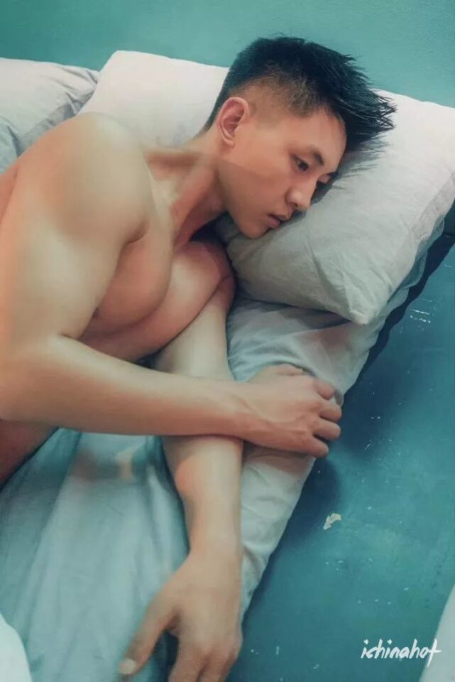 美好的肉体！武科大1米88大长腿的高大学弟红遍微博抖音 - 图10