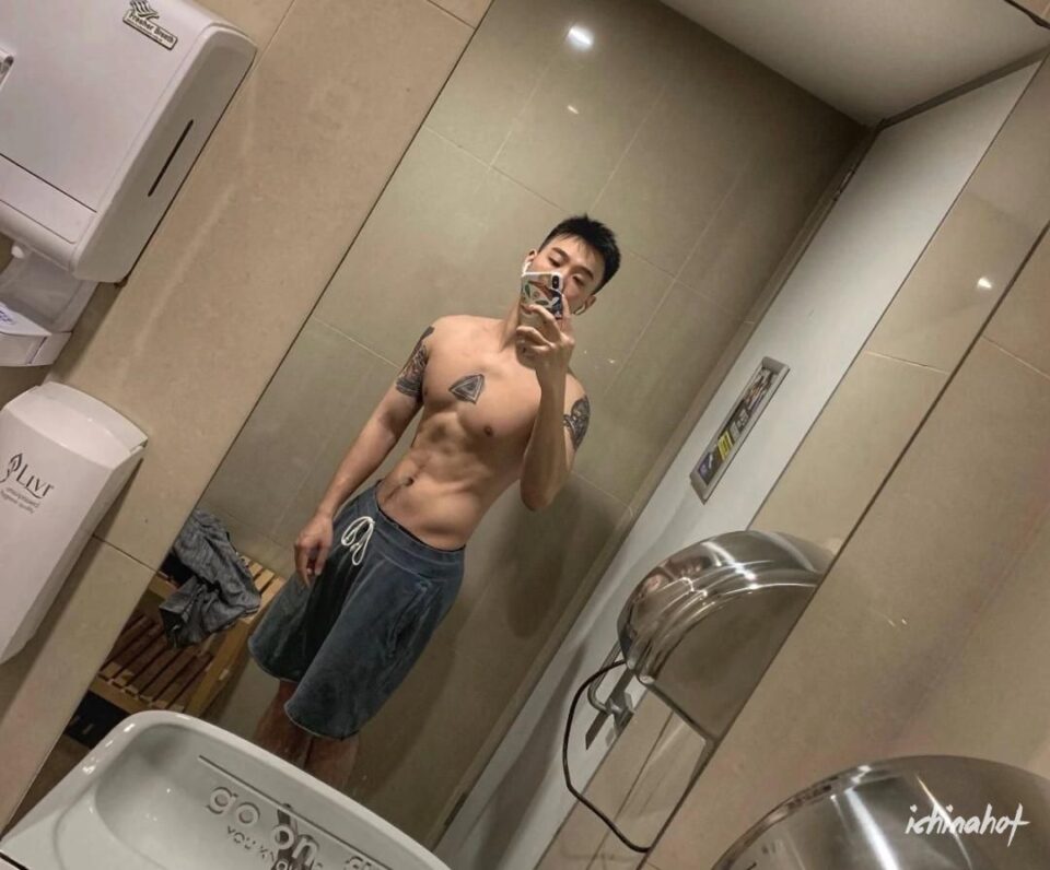 微博名媛网红校草玩自拍，特困生Luke又A又撩又吸睛！ - 图7