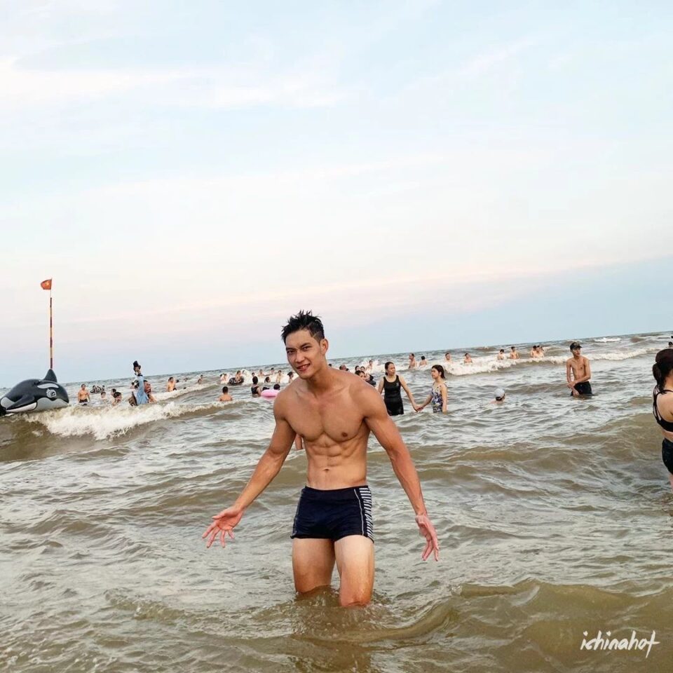 185cm的高大体育生下海，18cm太过威武 - 图2