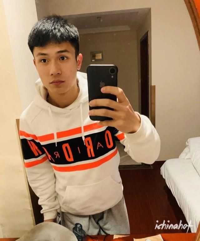 北京体育大学篮球体育生程鑫凯，18岁的他185CM - 图4