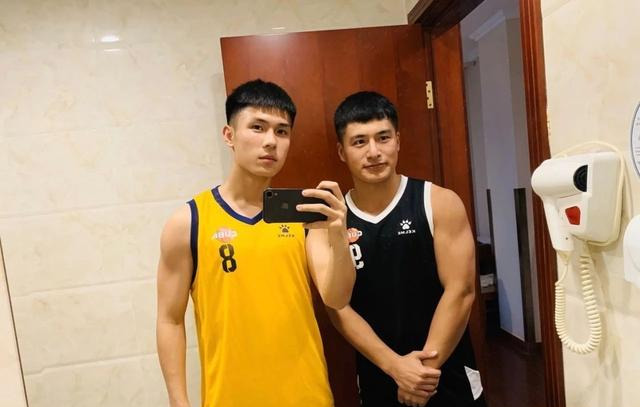 北京体育大学篮球体育生程鑫凯，18岁的他185CM - 图11