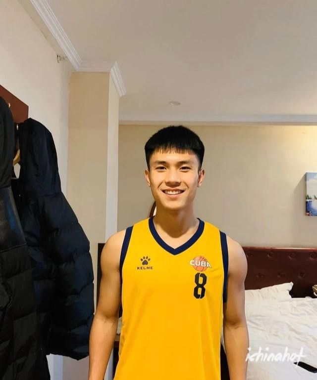 北京体育大学篮球体育生程鑫凯，18岁的他185CM - 图3