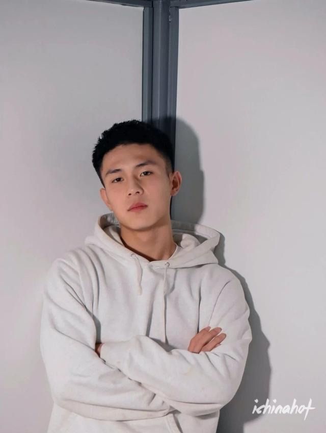 北京体育大学篮球体育生程鑫凯，18岁的他185CM - 图6