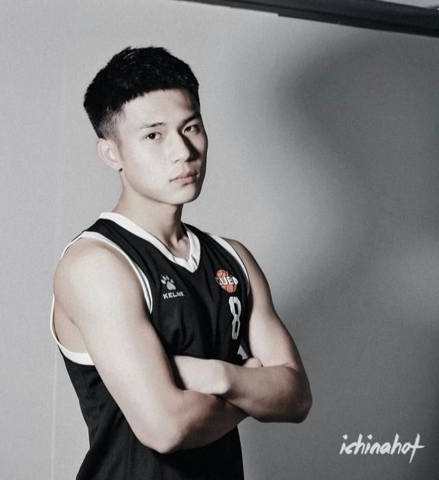 北京体育大学篮球体育生程鑫凯，18岁的他185CM - 图1
