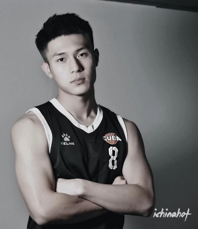 北京体育大学篮球体育生程鑫凯，18岁的他185CM - 图2