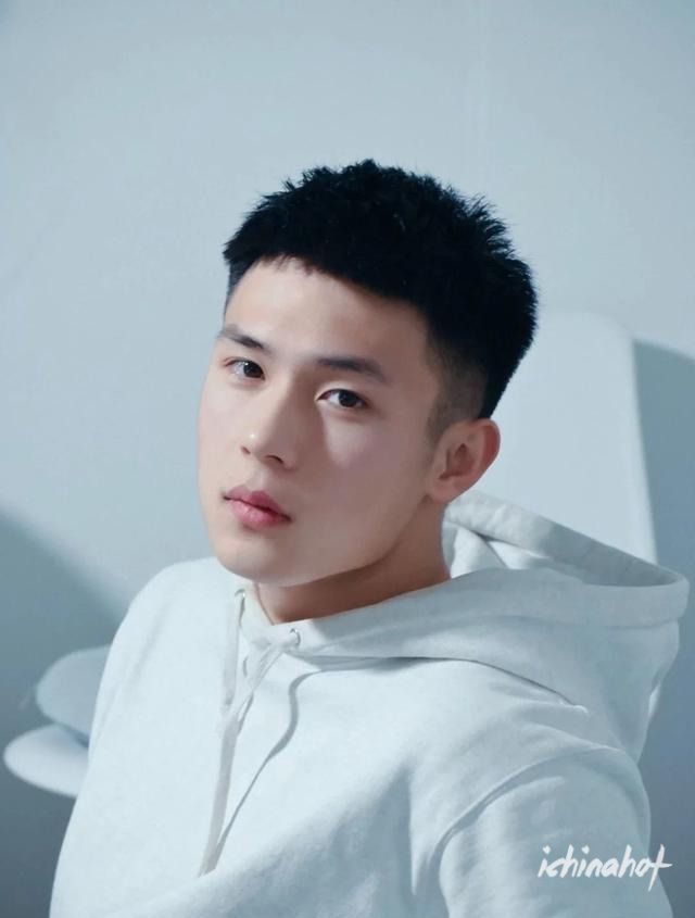 北京体育大学篮球体育生程鑫凯，18岁的他185CM - 图7