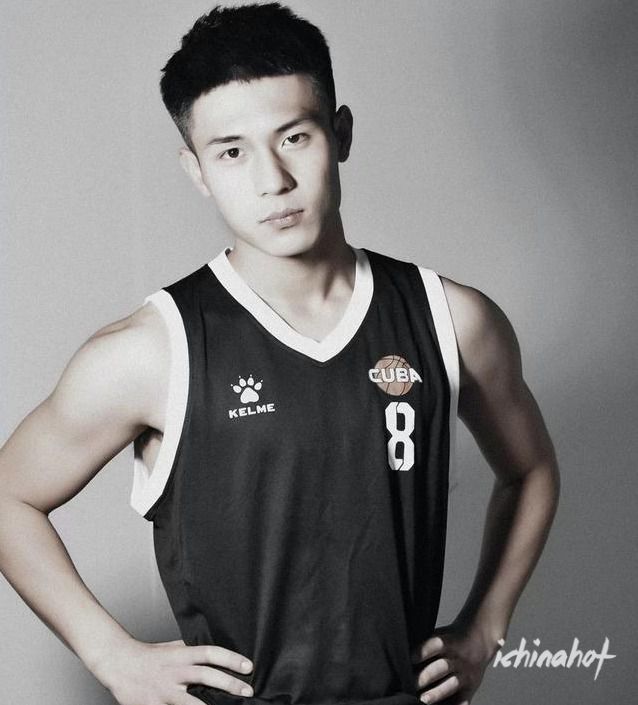 北京体育大学篮球体育生程鑫凯，18岁的他185CM - 图3