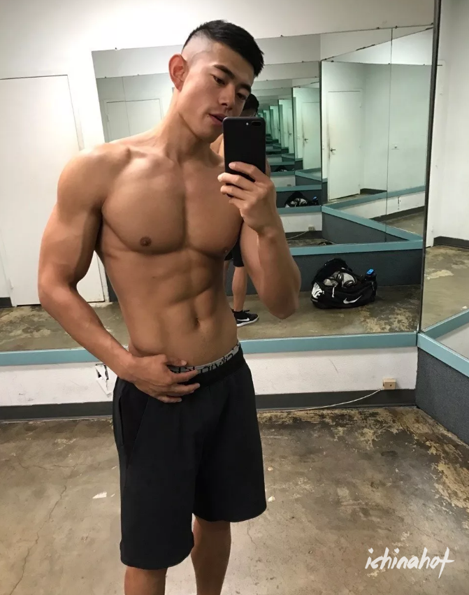 微博最红直男健身教练李俊杰，从篮球少年蜕变筋肉型男 - 图4