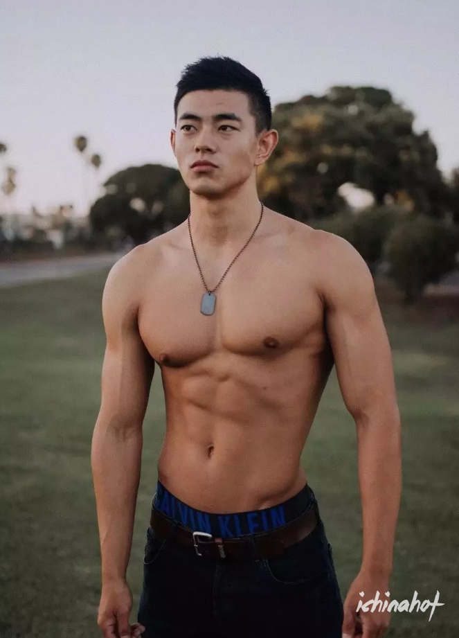 微博最红直男健身教练李俊杰，从篮球少年蜕变筋肉型男 - 图6