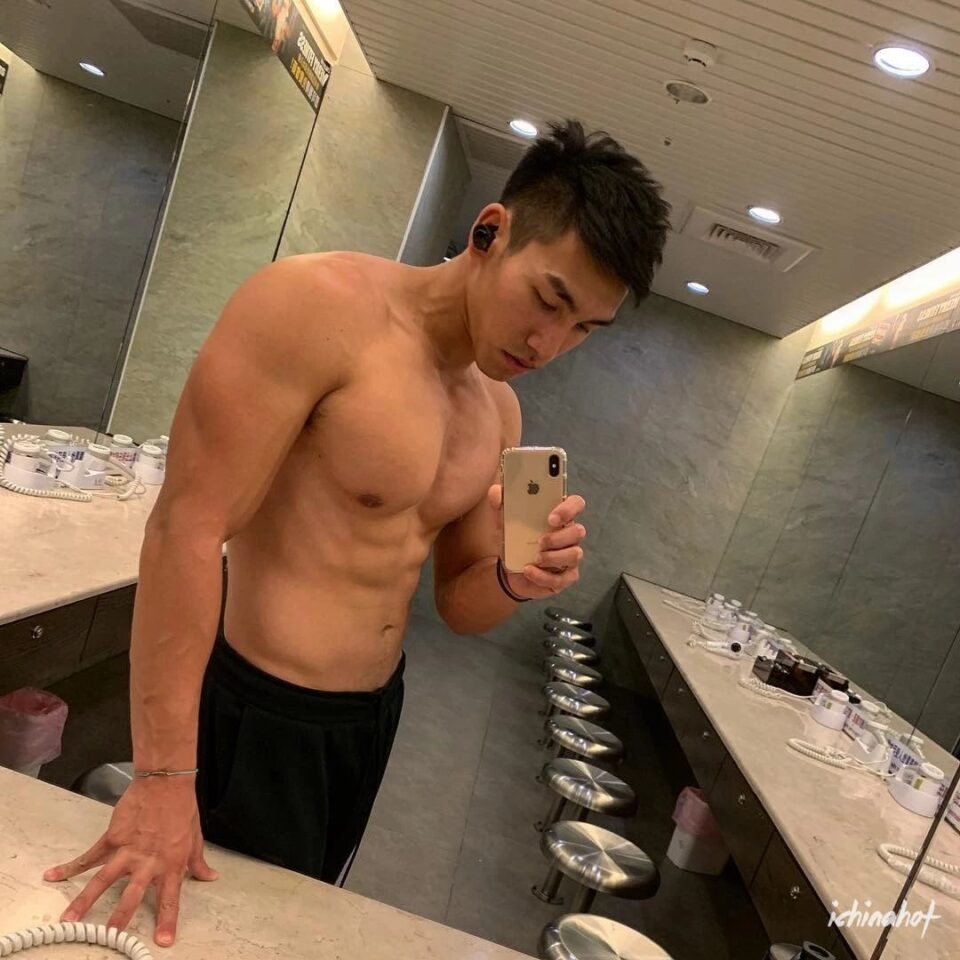 185CM+直男轻艇运动员，湿身照太A，据说18+！ - 图17