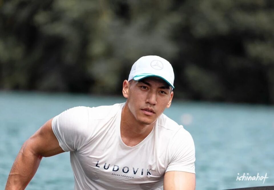 185CM+直男轻艇运动员，湿身照太A，据说18+！ - 图7