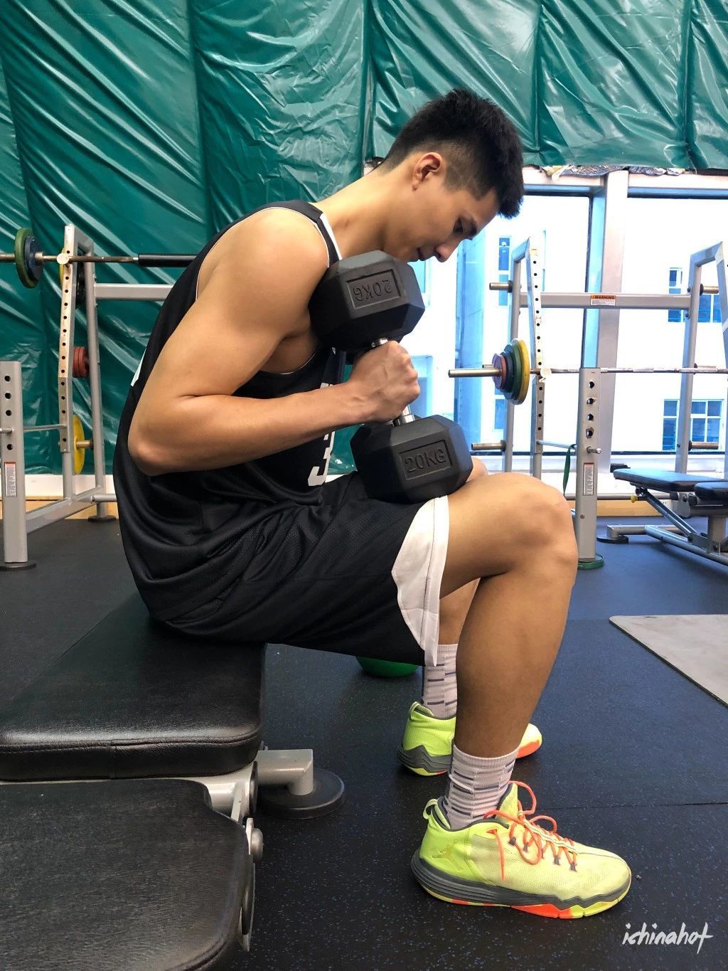 2米05汕大篮球体育生，极品长腿腿控福利 - 图11