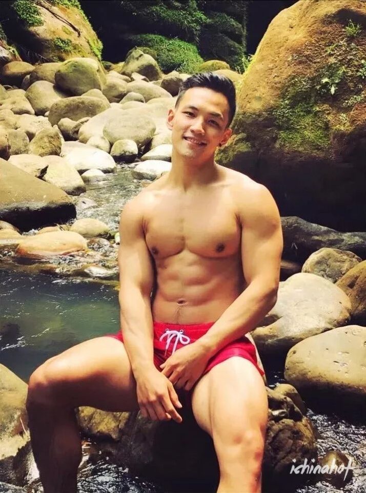 晏人物：台北肌肉私教走红，同志天菜肌肉男！ - 图7