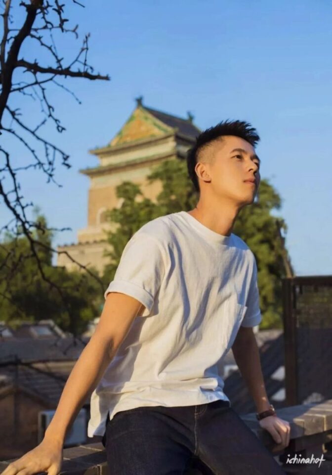 正装鲜肉清秀小奶狗，比李现帅多了 - 图6