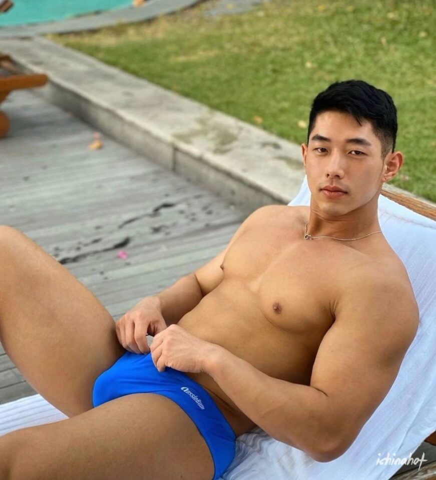 前凸后翘大鼻子忠犬帅哥，这颜值加上一身肌肉太馋人！ - 图7