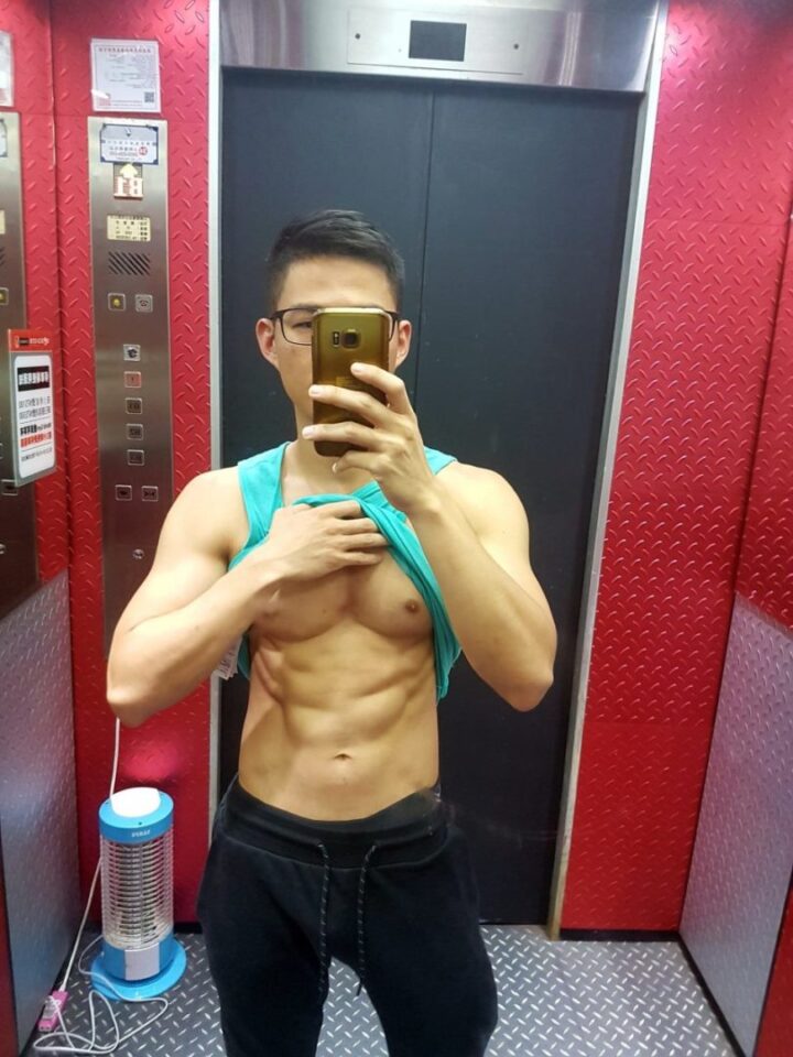 肌肉男的大肌霸大根 - 图3