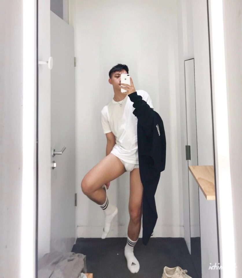 谢梓秋男色摄影新主角，竟然是个短裤的白袜奶狗帅哥 - 图11