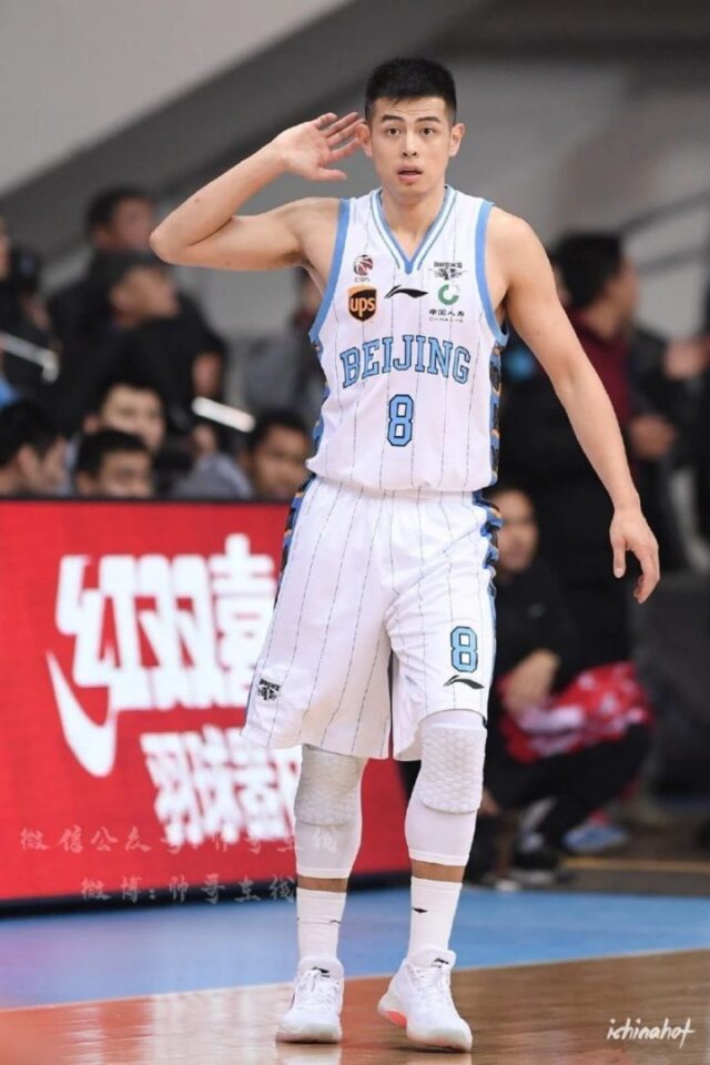 3个天菜寸头长腿大鼻子篮球运动员，都是痞帅攻气大爷们 - 图9