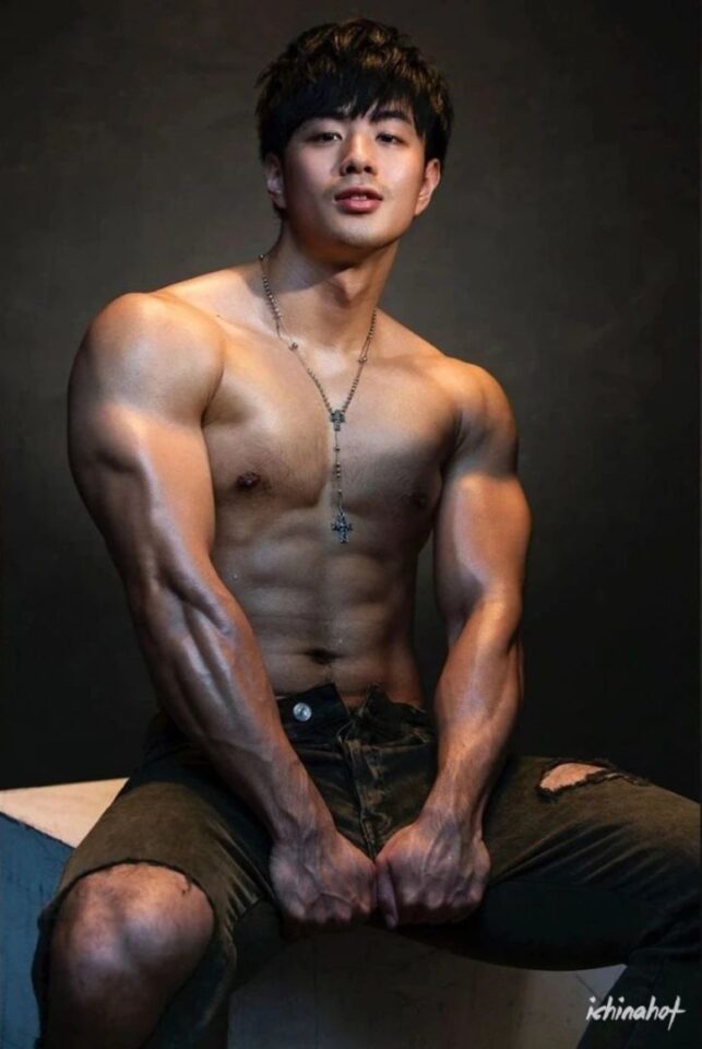 体育生校草又被脱！肌肉忠犬小狼狗，再次被男摄影师约拍！ - 图3