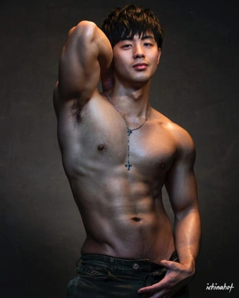 体育生校草又被脱！肌肉忠犬小狼狗，再次被男摄影师约拍！ - 图8