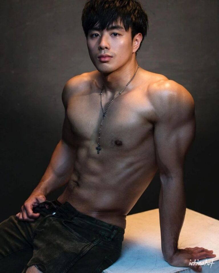 体育生校草又被脱！肌肉忠犬小狼狗，再次被男摄影师约拍！ - 图4