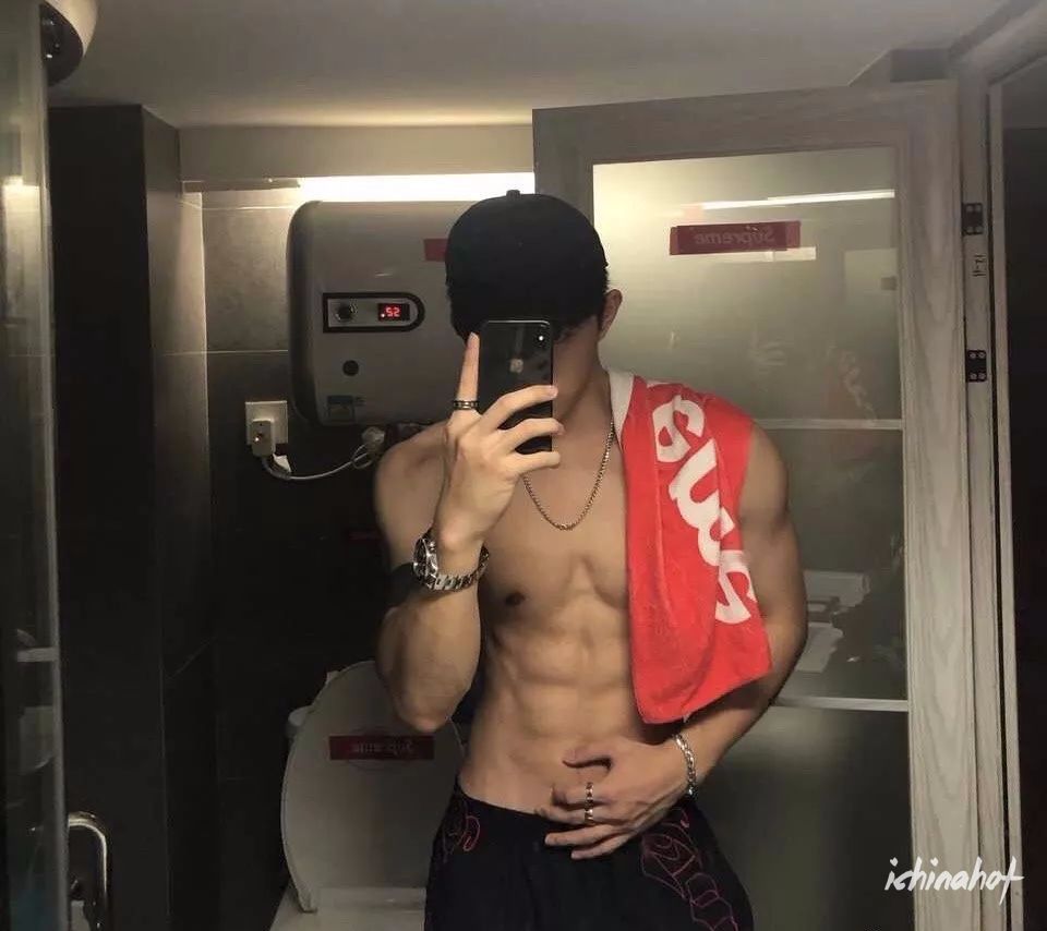 00后体育生的自拍秀，这身材也太好了吧！ - 图4