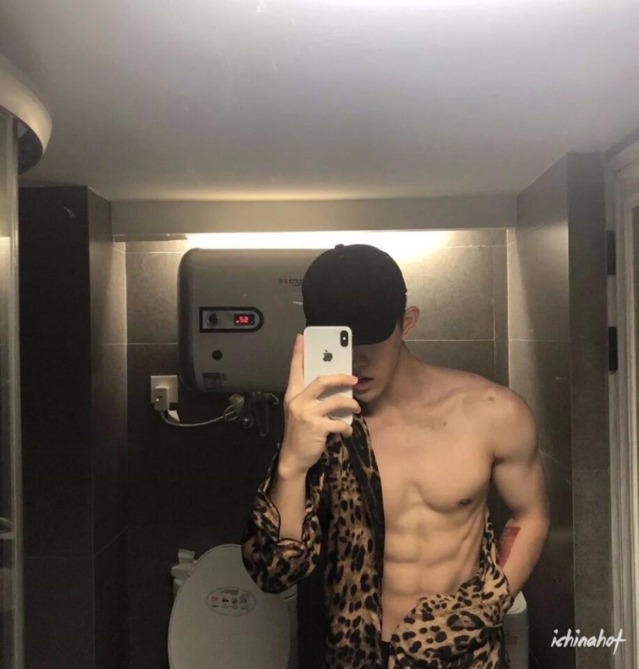 00后体育生的自拍秀，这身材也太好了吧！ - 图3