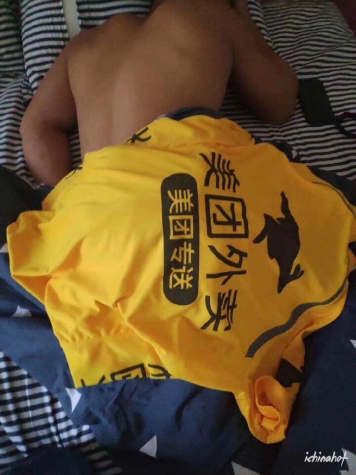 肌肉私教私活接不停！劲爆大胸肌肉外卖小哥，忍不住了 - 图13