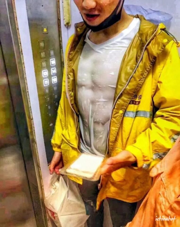 肌肉私教私活接不停！劲爆大胸肌肉外卖小哥，忍不住了 - 图3