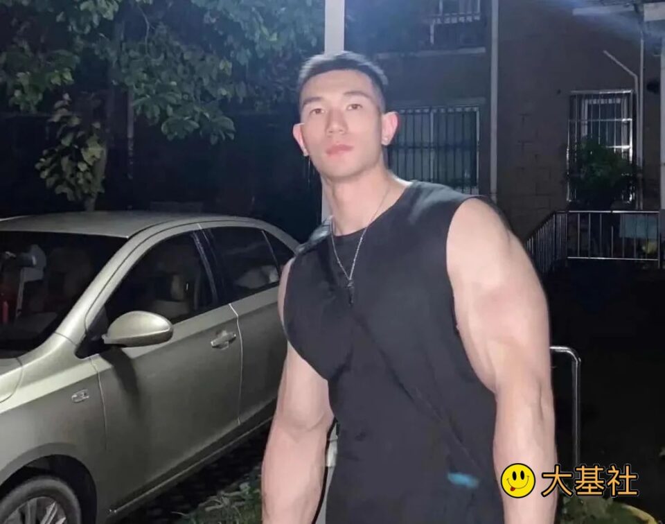 第一次见这么粗大的27/193/98健身私教，太顶了 - 图6