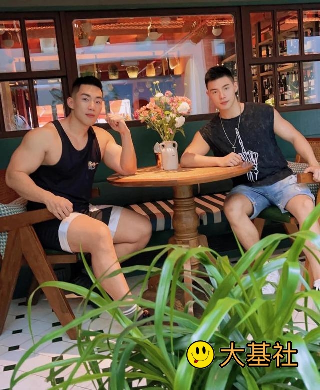 网红健身教练大肌霸，长得越奶身材越厉害，自拍迷人 - 图10