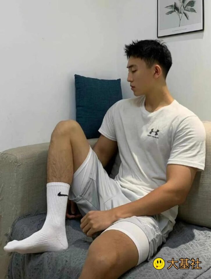 188cm的超级极品白袜帅哥，SM看了都爱 - 图5