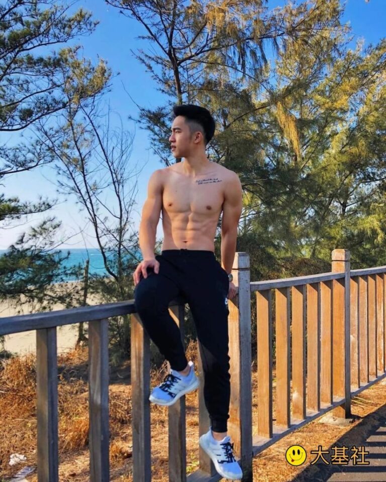 穿短裤比汪小菲还好大！超大奶凶寸头大狼狗（超多图） - 图22