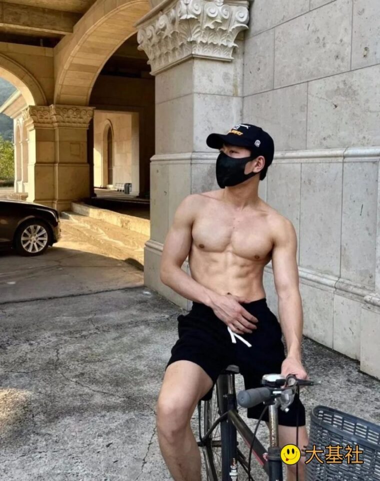 大胸低脂巧克力腹肌体育生，行走的荷尔蒙 - 图7